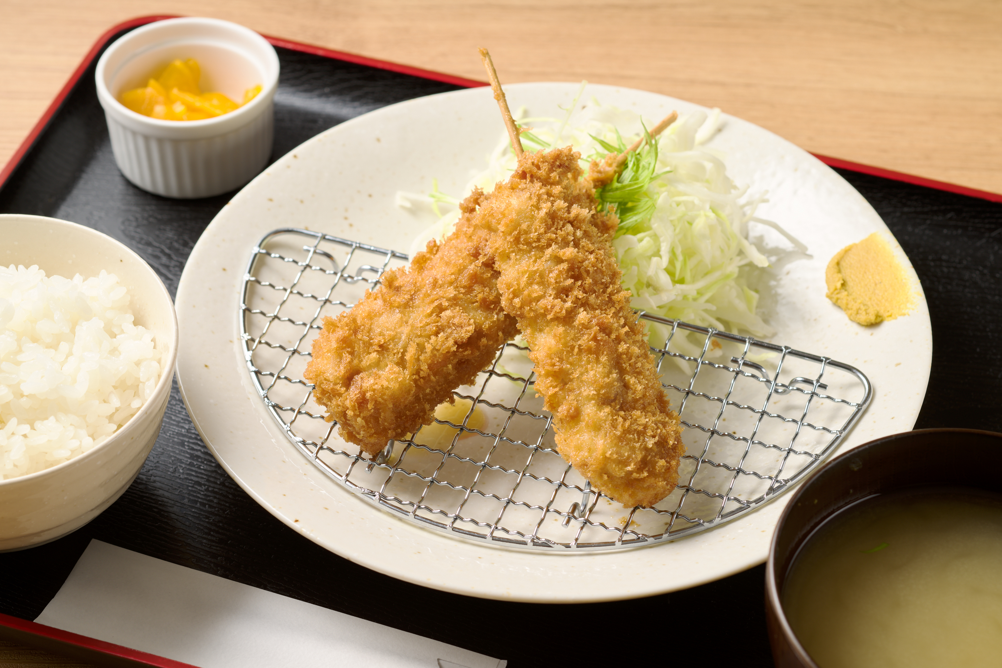 「天ぷらと鶏カツ」や選べる豊富なランチメニュー